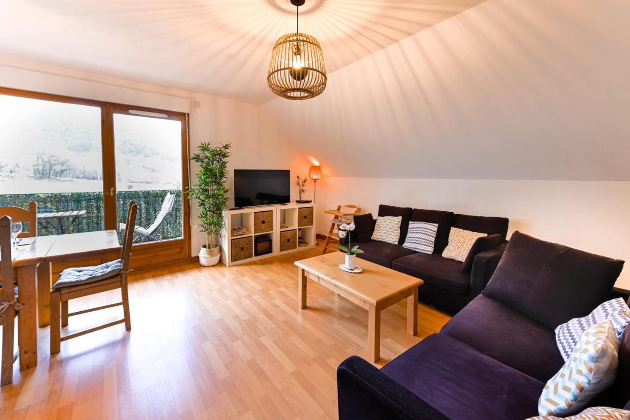 The Green Fee Close To The Golf Course And 5 Minutes From The Lake Giez Exterior photo