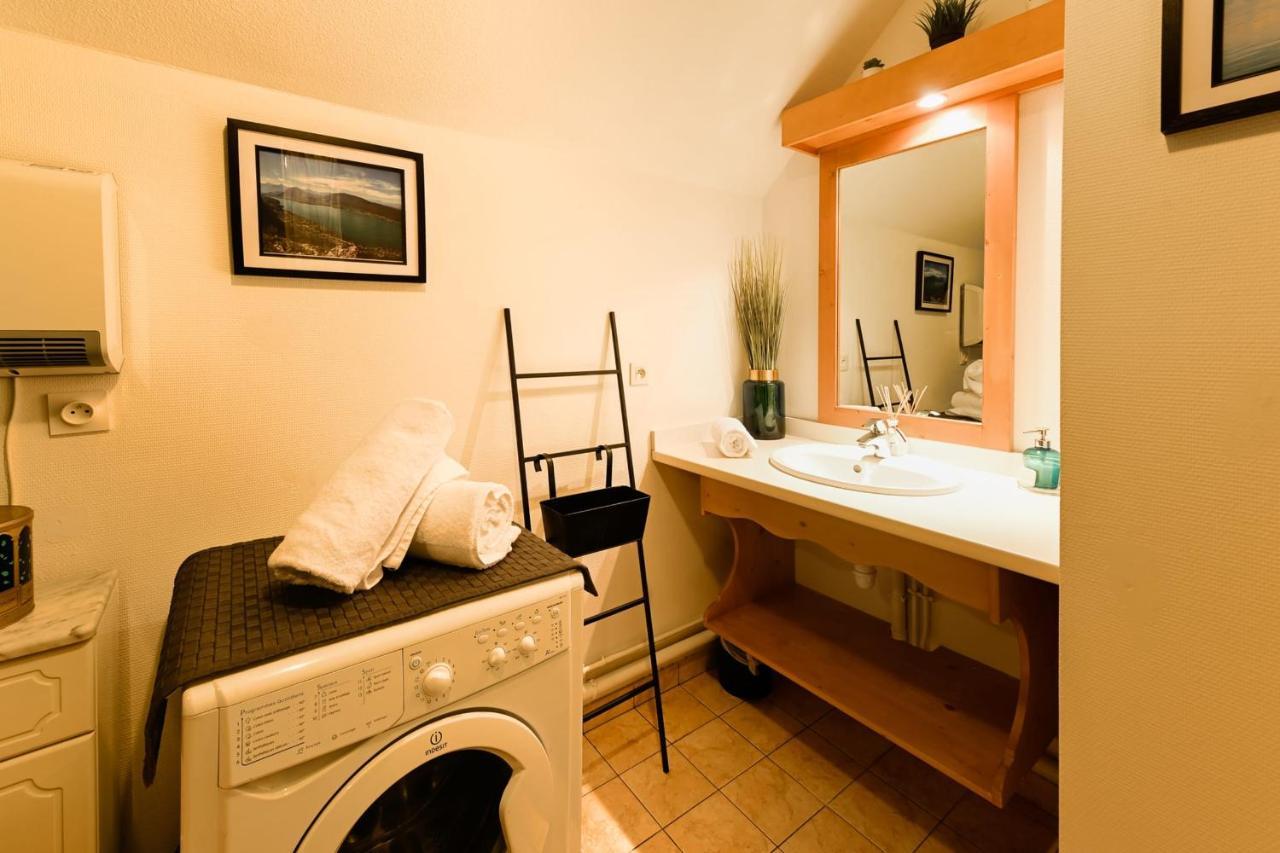 The Green Fee Close To The Golf Course And 5 Minutes From The Lake Giez Exterior photo